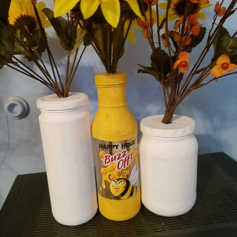 Set of three hand-painted silk floral arrangements - Picture 4 of 8